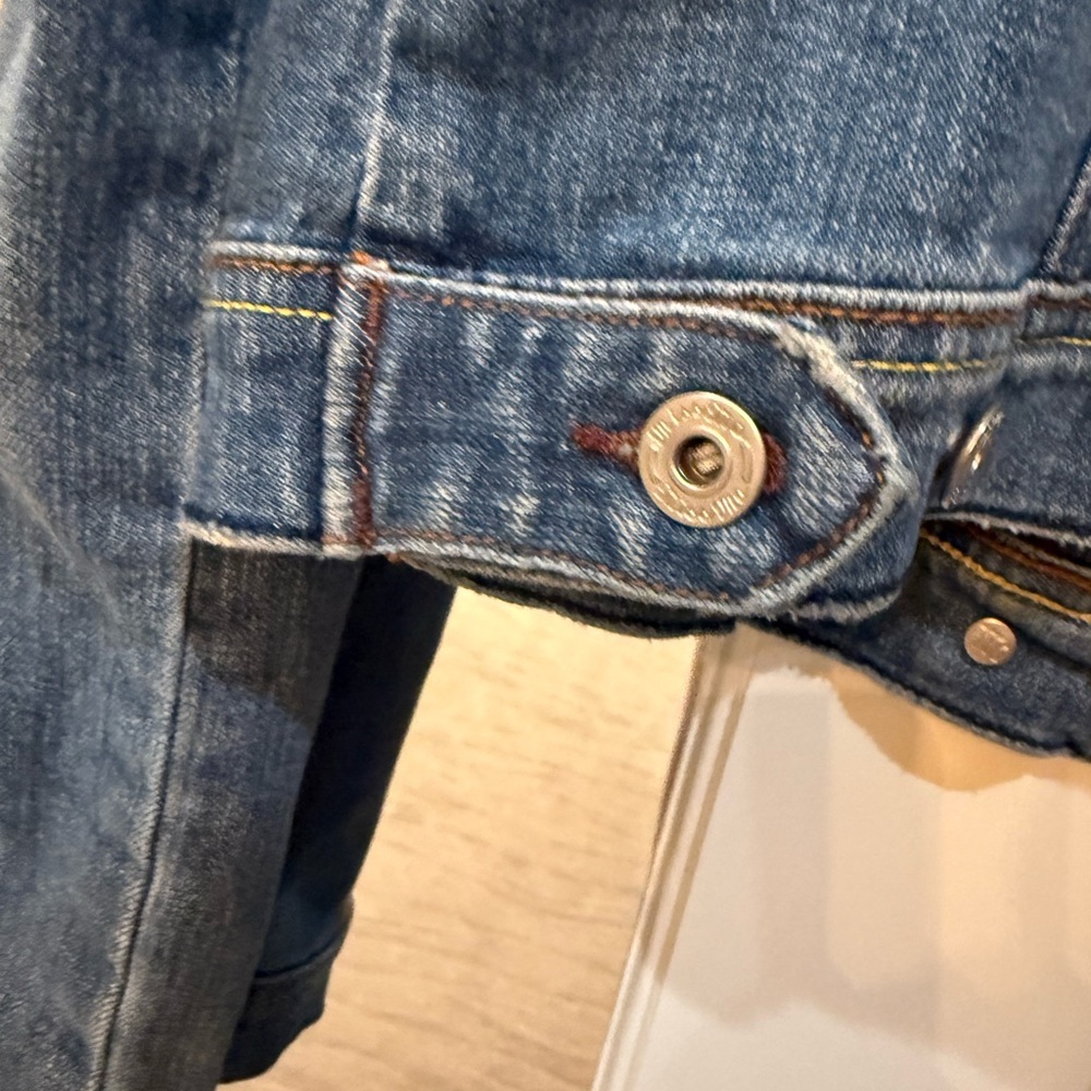 Miss Me Blue Cancun Cropped Jean Jacket with Contrast Stitching Size Large - Picture 5 of 9